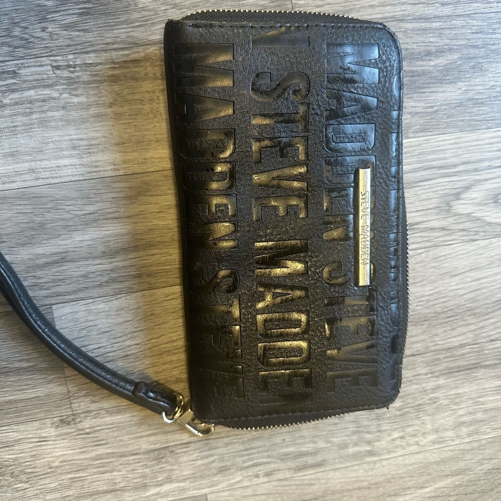 Steve Madden wristlet/ wallet